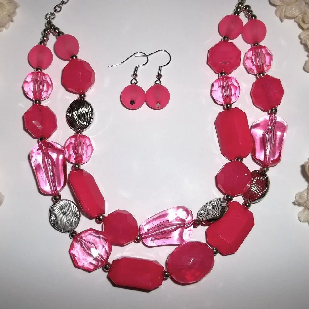 Earring and Necklace Set Pink Beaded and Silver Chain Costume Jewelry Short C705